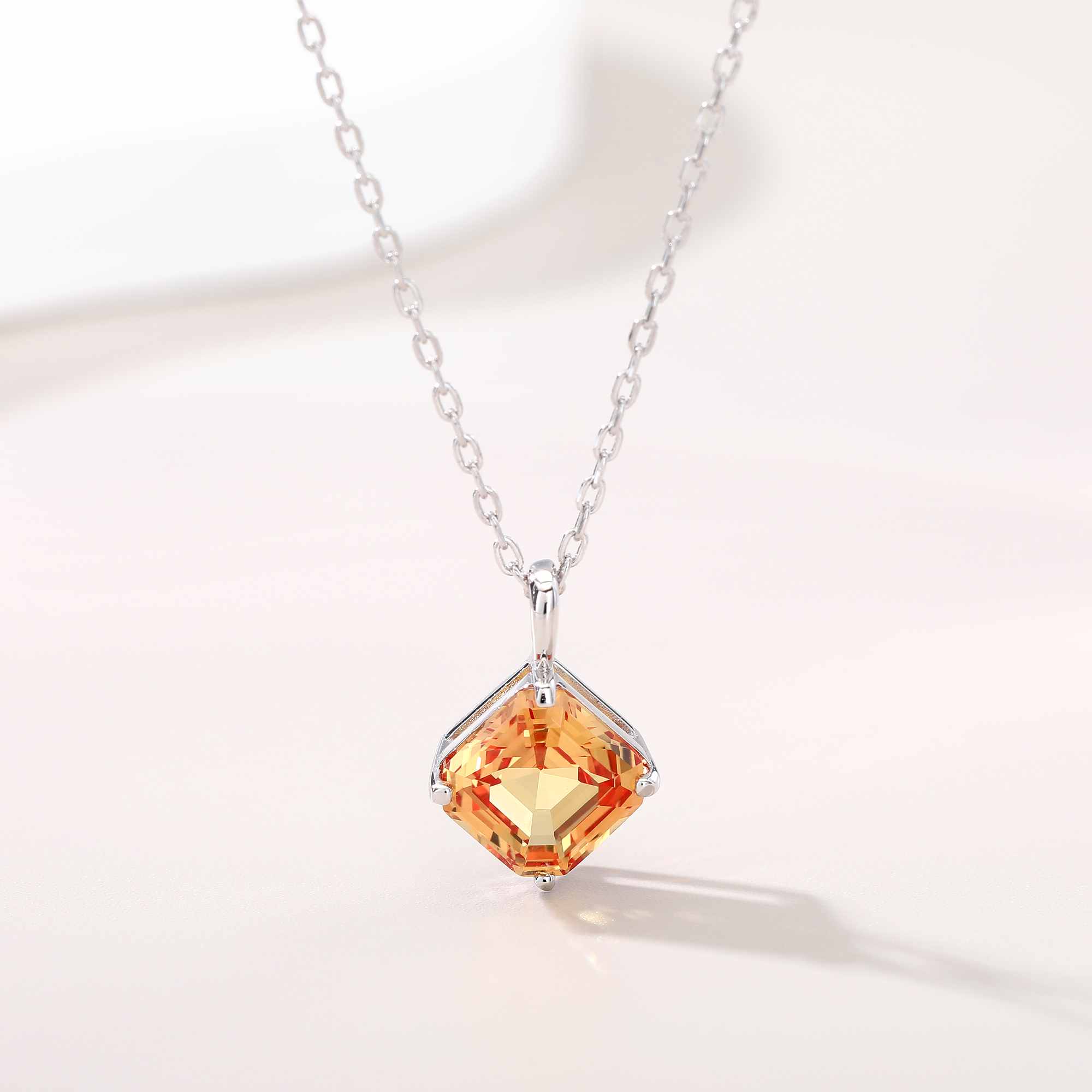 Bezel-Set Diamond-Shaped Small - Bezels Set Pendant ulasan dan harga